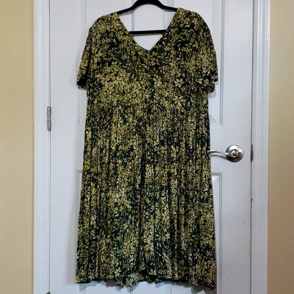 EUC V-neck dress